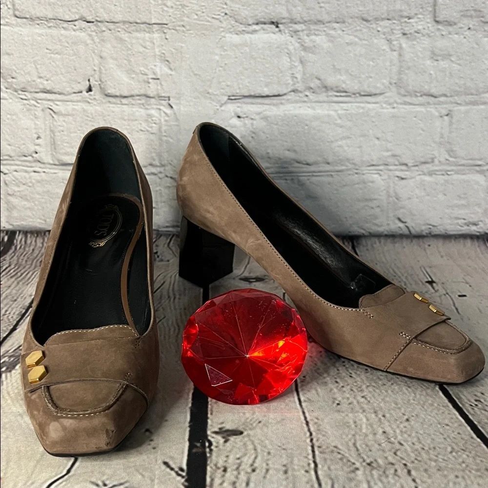 * Tod's square-toe heeled ballet flats brown suede gold-tone embellishments